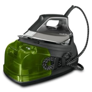 Características El centro de planchado Rowenta Eco Steam Pro DG9661 es un dispositivo diseñado para ofrecer un planchado eficiente y respetuoso con el medio ambiente. Este modelo cuenta con un sistema de calentamiento rápido que permite estar listo para usar en solo 2 minutos y un modo Eco que ahorra hasta un 50 % de energía. Con una presión de 7,8 bares, proporciona una salida de vapor continua de hasta 150 g/min y un potente golpe de vapor de 600 g/min, ideal para eliminar las arrugas más difíciles. Además, su suela Microsteam 400 HD 3D Láser garantiza un deslizamiento óptimo sobre las prendas. El centro de planchado incluye un depósito extraíble con una capacidad de 1.3 litros y cuenta con características de seguridad como apagado automático y bloqueo de seguridad. Su diseño ecorresponsable se refleja en la fabricación con hasta un 42 % de materiales reciclados y su capacidad de ser hasta un 85 % reciclable, lo que lo convierte en una opción sostenible para el hogar. Instrucciones MODELO: DG9661 REFERENCIA: 001007747159056 EAN: 3121040089514 Autonomí­a de la caldera Limitada Capacidad depósito 1,3 litros Presión de vapor 8 bar Golpe de vapor 600 g/min Vapor contínuo 150 g/min Tecnología Modo Eco Calentamiento rápido en 2 minutos Apagado automático Bloqueo de seguridad Material de la suela Microsteam 400 HD 3D Láser Tipo de depósito Extraíble Tipo Centro de planchado Dotación de la plancha Recolector de cal Punta de precisión Dimensiones 24,9 x 44,7 x 33,8 cm Peso 5,4 kg Alimentación Red Longitud del cable 1,9 m Potencia 2800 W